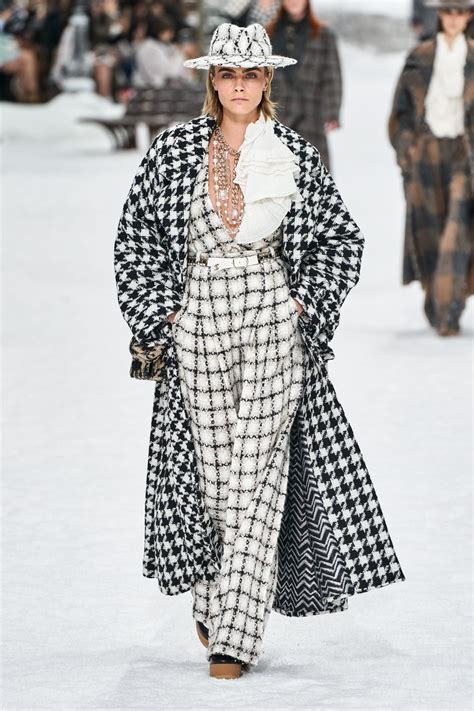 vogue runway Chanel